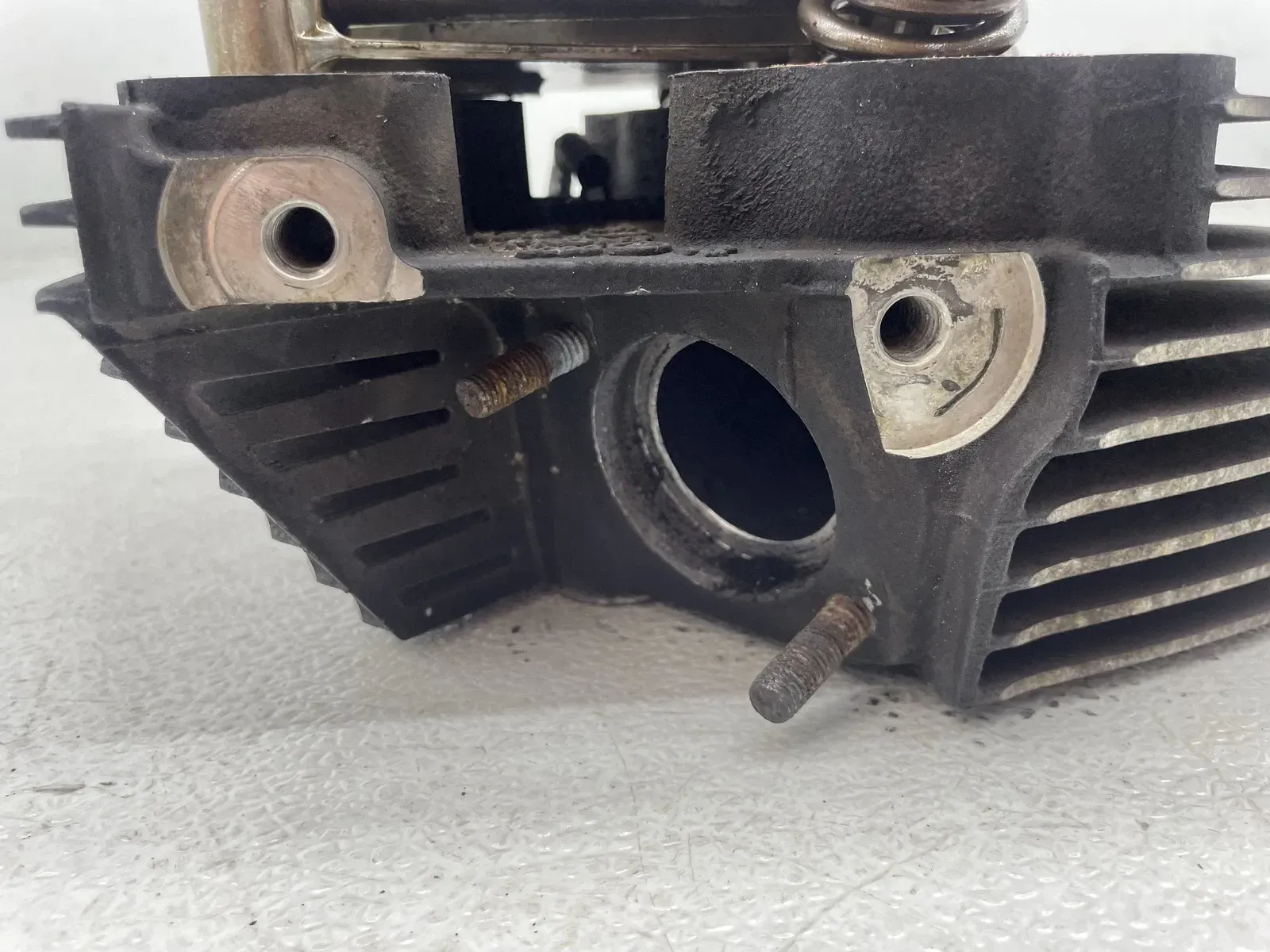 12-16 HARLEY-DAVIDSON ELECTRA GLIDE ULTRA CLASSIC ENGINE FRONT CYLINDER HEAD