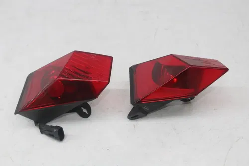 12-16 CAN-AM SPYDER RS-S ROADSTER LEFT RIGHT REAR TAIL TAILLIGHT BRAKE LIGHTS