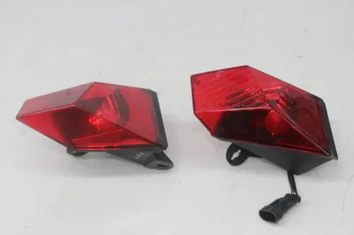12-16 CAN-AM SPYDER RS-S ROADSTER LEFT RIGHT REAR TAIL TAILLIGHT BRAKE LIGHTS