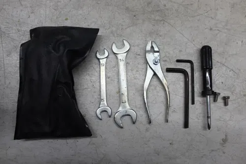 05-09 SUZUKI BOULEVARD C50 VL800 VOLUSIA STOCK TOOLS OEM TOOL BAG KIT SET