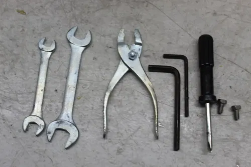 05-09 SUZUKI BOULEVARD C50 VL800 VOLUSIA STOCK TOOLS OEM TOOL BAG KIT SET