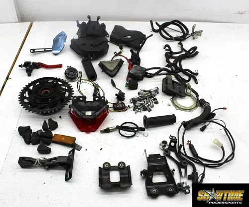 15-24 YAMAHA YZF R3 PARTS HARDWARE TAIL LIGHT SPROCKET MOUNT BRACKET MIRROR