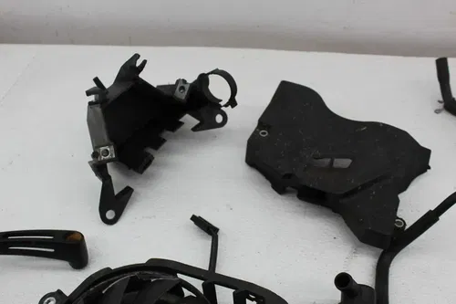 15-24 YAMAHA YZF R3 PARTS HARDWARE TAIL LIGHT SPROCKET MOUNT BRACKET MIRROR
