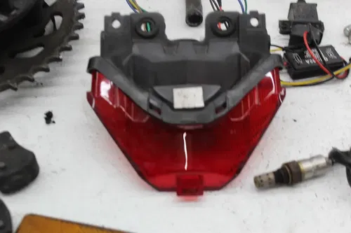 15-24 YAMAHA YZF R3 PARTS HARDWARE TAIL LIGHT SPROCKET MOUNT BRACKET MIRROR