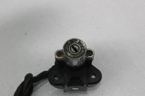 04-05 SUZUKI GSXR600 GSXR 600 IGNITION LOCK KEY SET W/ GAS CAP AFTERMARKET