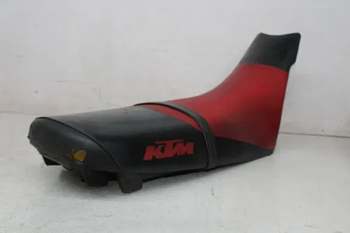 01 KTM 640 DUKE II SEAT SADDLE (SEE DESCP)