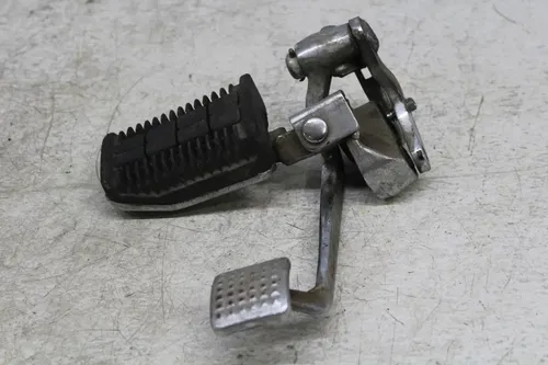 86-88 SUZUKI CAVALCADE 1400 GV1400GT RIGHT FRONT FOOT REST PEG STEP BRAKE PEDAL