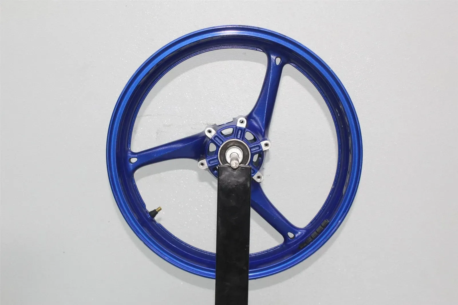 08-09 SUZUKI GSXR 750 FRONT WHEEL RIM (STRAIGHT)