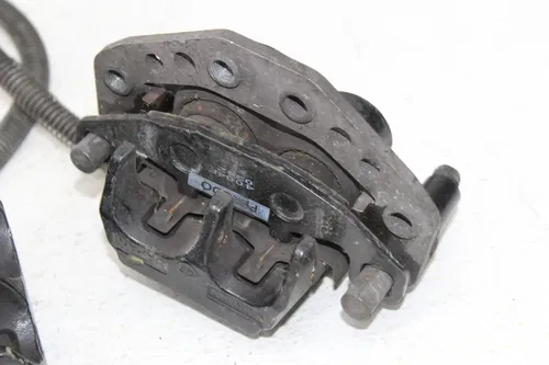 1989 KAWASAKI NINJA ZX10 ZX1000B FRONT BRAKE CALIPER PAIR CALIPERS MASTER