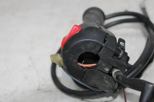 96-97 SUZUKI GSXR750 LEFT RIGHT CONTROL SWITCH SWITCHES ON OFF TURN SIGNAL