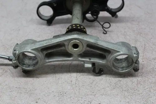 2003 SUZUKI GSXR600 FRONT UPPER LOWER FORKS CLAMP TRIPLE TREE STEM