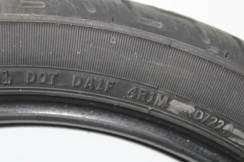 HARLEY DAVIDSON DUNLOP 100/90-19 M/C 57H D401F FRONT TIRE (TREAD:5/32NDS)