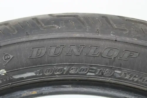HARLEY DAVIDSON DUNLOP 100/90-19 M/C 57H D401F FRONT TIRE (TREAD:5/32NDS)