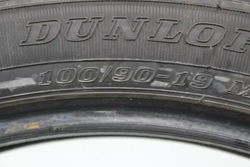 HARLEY DAVIDSON DUNLOP 100/90-19 M/C 57H D401F FRONT TIRE (TREAD:5/32NDS)