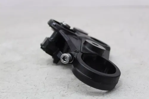 22 TRIUMPH STREET TRIPLE RS FORKS UPPER TOP TRIPLE TREE CLAMP