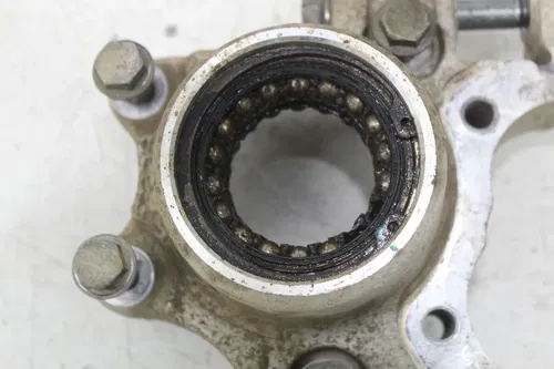 22 POLARIS RZR  XP 1000 REAR BACK RIGHT KNUCKLE