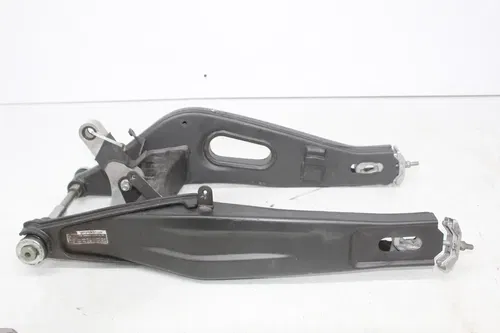 22-24 Yamaha Yzf R7 Rear Swingarm Back Suspension Swing Arm (see descp)