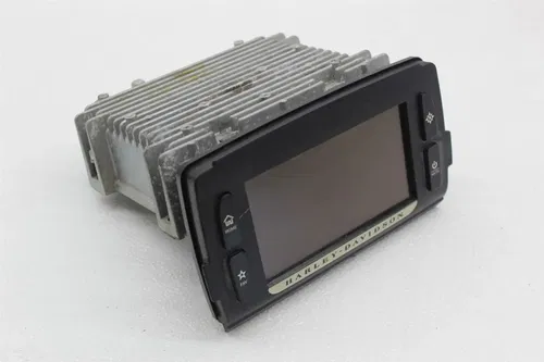 17-23 HARLEY DAVIDSON FLTRX ROAD GLIDE AUDIO STERIO RADIO UNIT DISPLAY