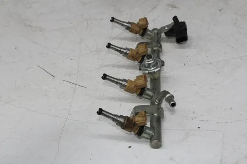 17-20 YAMAHA YZF R6 MAIN GAS FUEL INJECTORS RAIL SET