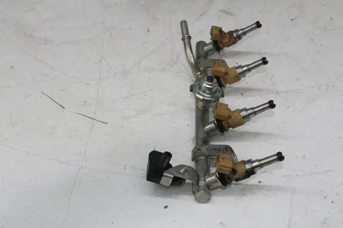 17-20 YAMAHA YZF R6 MAIN GAS FUEL INJECTORS RAIL SET