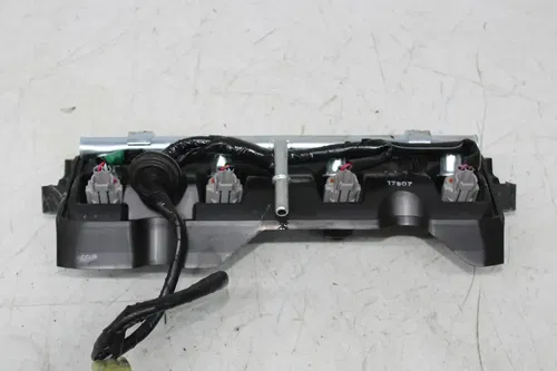 17-20 YAMAHA YZF R6 MAIN GAS FUEL INJECTORS RAIL SET