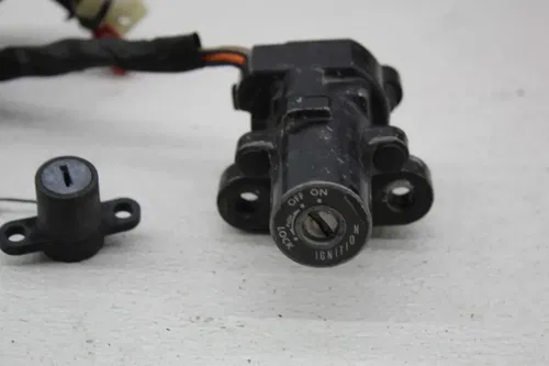 06-15 YAMAHA FZ1 IGNITION LOCK KEY SET W/ GAS CAP AND SEAT LOCK (SEE DESCP)