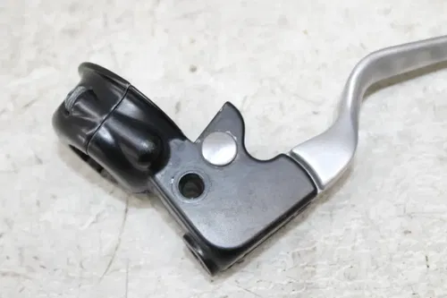 2001 HARLEY-DAVIDSON ELECTRA GLIDE ULTRA CLASSIC EFI FLHTCUI CLUTCH PERCH MOUNT