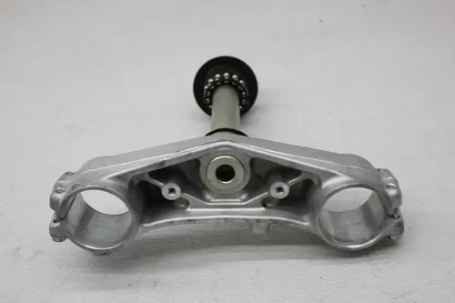 17-23 SUZUKI GSXR1000 FORKS UPPER TRIPLE TREE CLAMP (READ)