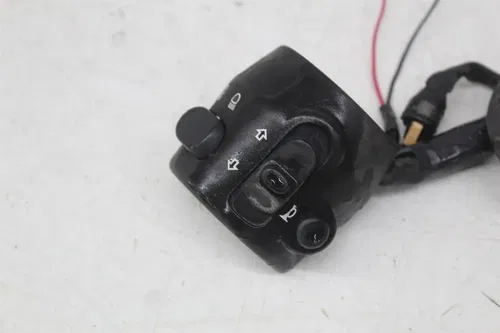 02-06 TRIUMPH BONNEVILLE AMERICA LEFT TURN SIGNAL HORN LIGHT SWITCH (SEE DESCP)