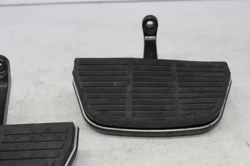 00-06 HARLEY-DAVIDSON ELECTRA GLIDE FLHTCUI REAR PASSENGER FOOT BOARDS REST