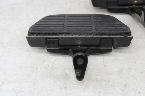 00-06 HARLEY-DAVIDSON ELECTRA GLIDE FLHTCUI REAR PASSENGER FOOT BOARDS REST