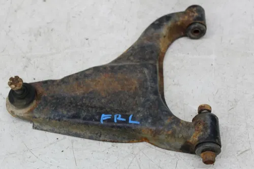 94-98 YAMAHA TIMBERWOLF 250 YFB250 FRONT LOWER RIGHT CONTROL A ARM HUB KNUCKLE