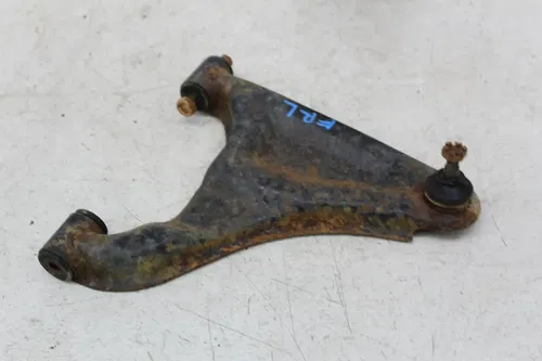 94-98 YAMAHA TIMBERWOLF 250 YFB250 FRONT LOWER RIGHT CONTROL A ARM HUB KNUCKLE