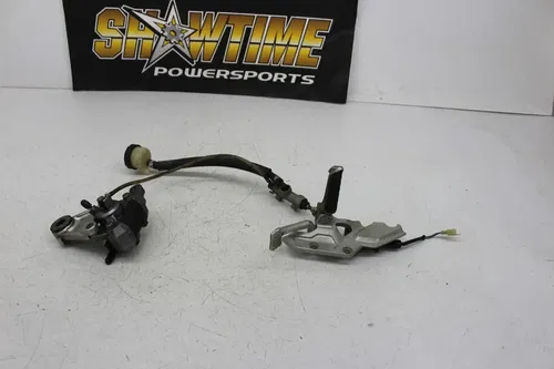 1998 KAWASAKI NINJA ZX11 ZX1100D RIGHT REARSET W/CALIPER MASTER