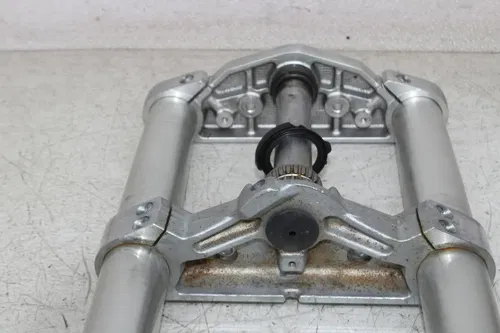 04 SUZUKI MARAUDER 1600 VZ1600 FRONT FORKS TRIPLE TREE CLAMP FORK TUBES (NICE)