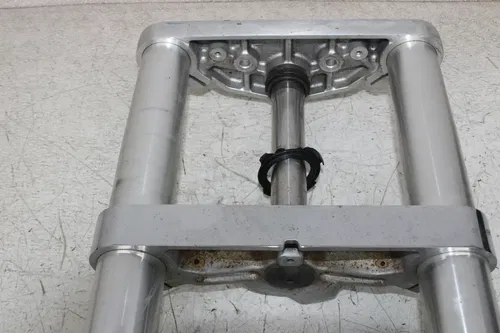 04 SUZUKI MARAUDER 1600 VZ1600 FRONT FORKS TRIPLE TREE CLAMP FORK TUBES (NICE)