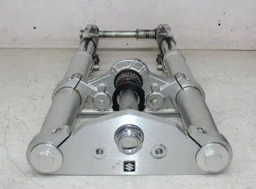 04 SUZUKI MARAUDER 1600 VZ1600 FRONT FORKS TRIPLE TREE CLAMP FORK TUBES (NICE)