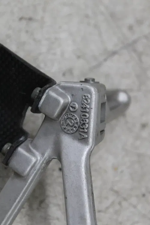 03-06 DUCATI 749 RIGHT REARSET REAR SET DRIVER FOOT PEG REST CARBON HEEL GUARD