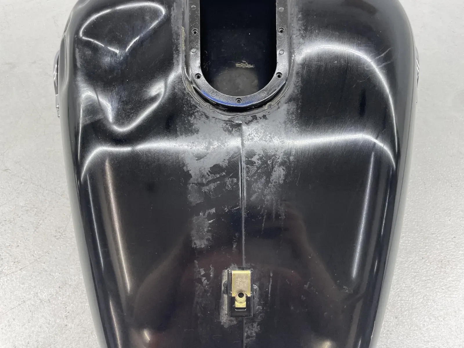 07-11 HARLEY-DAVIDSON ELECTRA GLIDE ULTRA CLASSIC FLHTCU GAS TANK FUEL PETROL