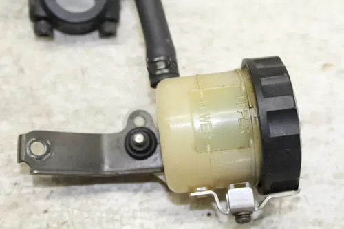 1999 KAWASAKI NINJA ZX9R ZX900F REAR BACK BRAKE MASTER CYLINDER W RESERVOIR