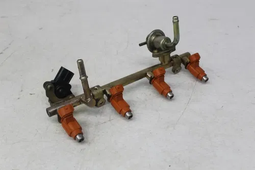 03-05 R6 06-09 R6S YAMAHA YZF R6 MAIN FUEL GAS INJECTORS RAIL