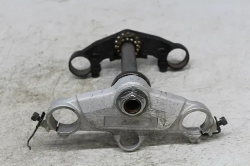 96 HONDA CBR1000F FRONT FORKS CLAMP LOWER TRIPLE TREE STEM