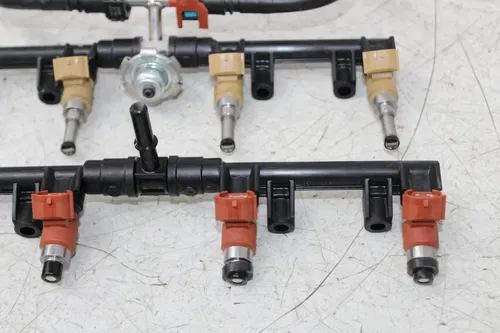 15-19 YAMAHA YZF R1 GAS FUEL PRIMARY SECONDARY INJECTOR INJECTORS W/ RAIL