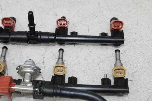 15-19 YAMAHA YZF R1 GAS FUEL PRIMARY SECONDARY INJECTOR INJECTORS W/ RAIL