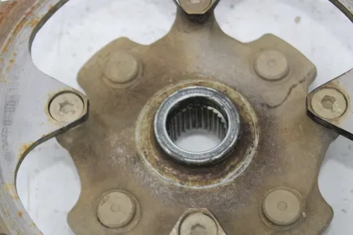 17 YAMAHA YXZ1000R SS EPS FRONT RIGHT WHEEL HUB W/ ROTOR