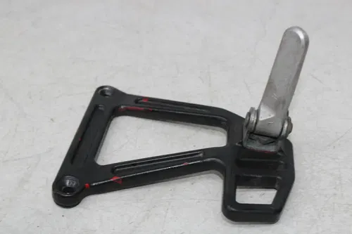 01 KTM 640 DUKE II RIGHT REAR BACK PASSENGER FOOT REST PEG BRACKET MOUNT