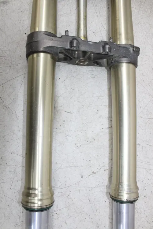 17 YAMAHA YZ125 FRONT END FORKS TRIPLE TREE CLAMP FORK TUBES (NICE)