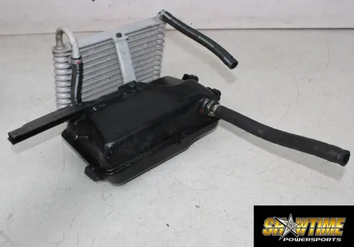 10-12 CAN-AM SPYDER ROADSTER RT ENGINE MOTOR OIL TANK RESERVOIR COOLER