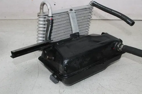 10-12 CAN-AM SPYDER ROADSTER RT ENGINE MOTOR OIL TANK RESERVOIR COOLER