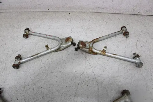 87-90 YAMAHA WARRIOR 350 FRONT UPPER LOWER RIGHT LEFT CONTROL A ARM HUBS ASSY